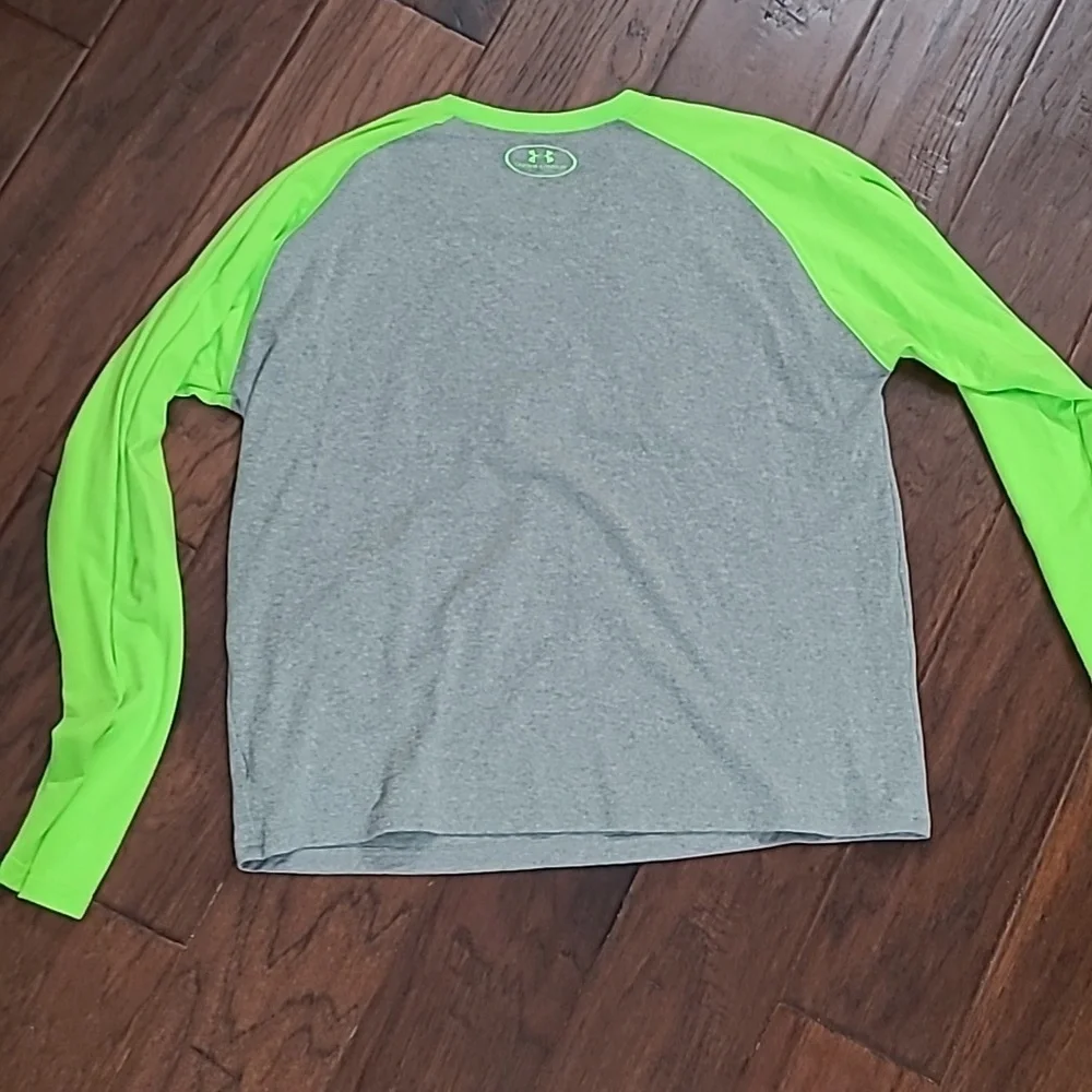 Under Armour Grey and Bright Green Long Sleeve Top size YXL - Picture 3 of 7
